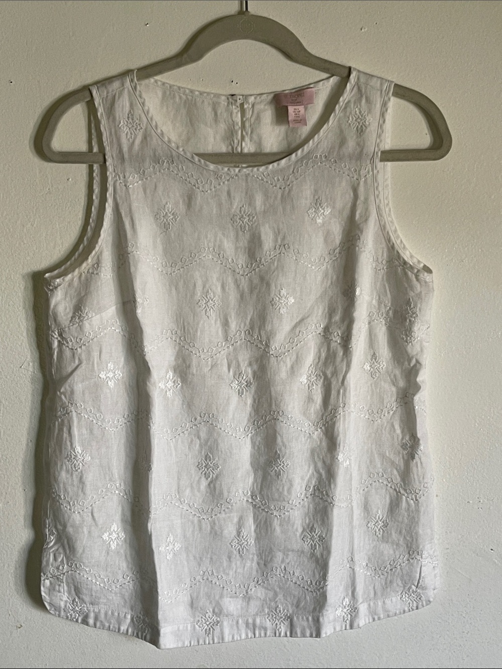 St. Tropez West White 100% Linen Embroidered Sleeveless Blouse Top Size S